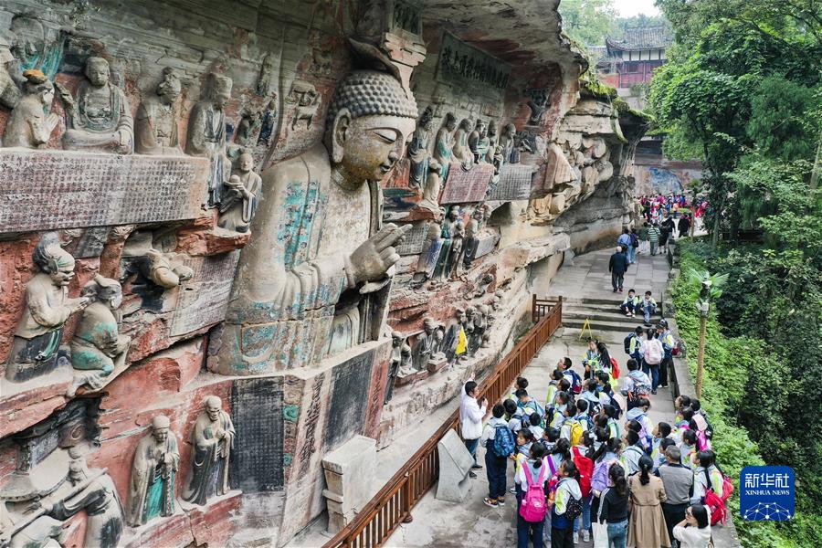 （經濟）（1）世界文化遺產大足石刻景區接待游客量創同期歷史新高